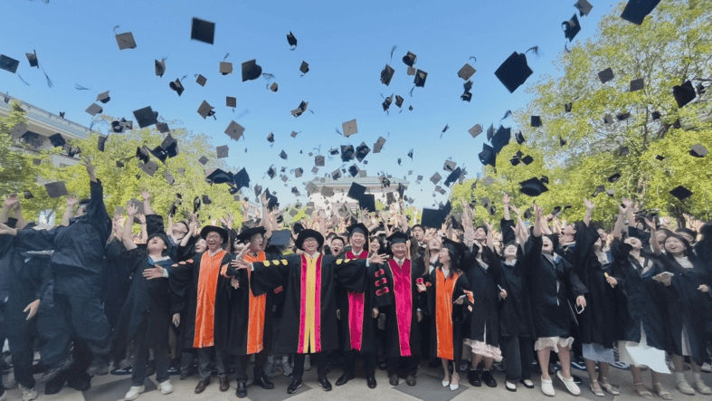 民辦高校首現紅學專題特藏,武院畢業典禮揭幕華中最大民辦典籍庫_武漢