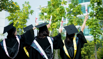 僅憑一所民辦大學就登陸港股?辰林教育面臨多重合規風險